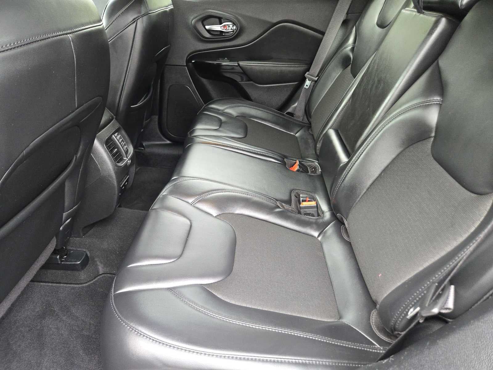 2020 Jeep Cherokee Altitude