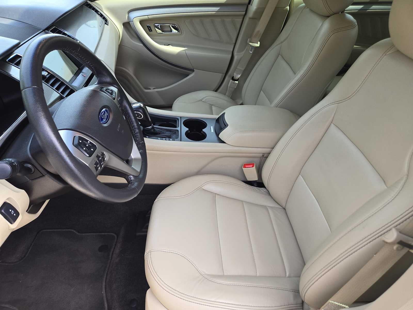 2018 Ford Taurus SEL
