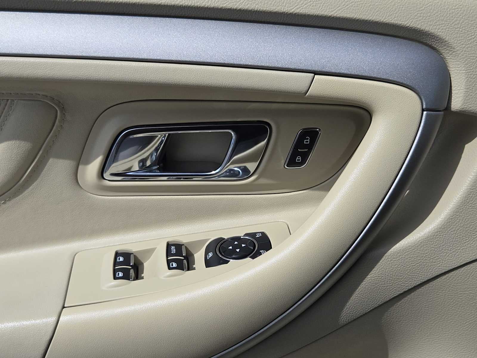 2018 Ford Taurus SEL