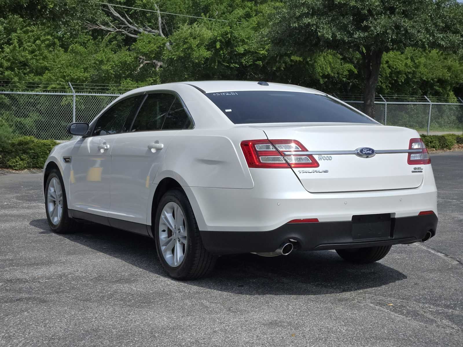 2018 Ford Taurus SEL