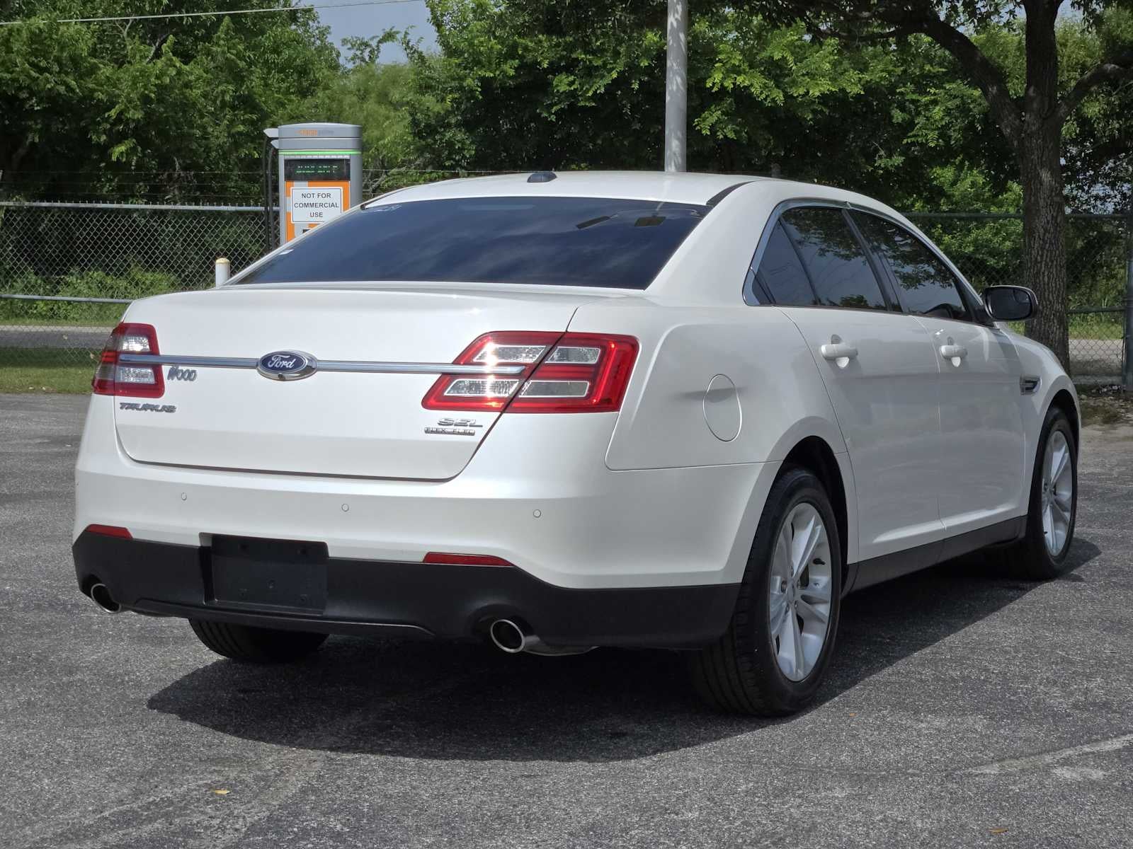 2018 Ford Taurus SEL