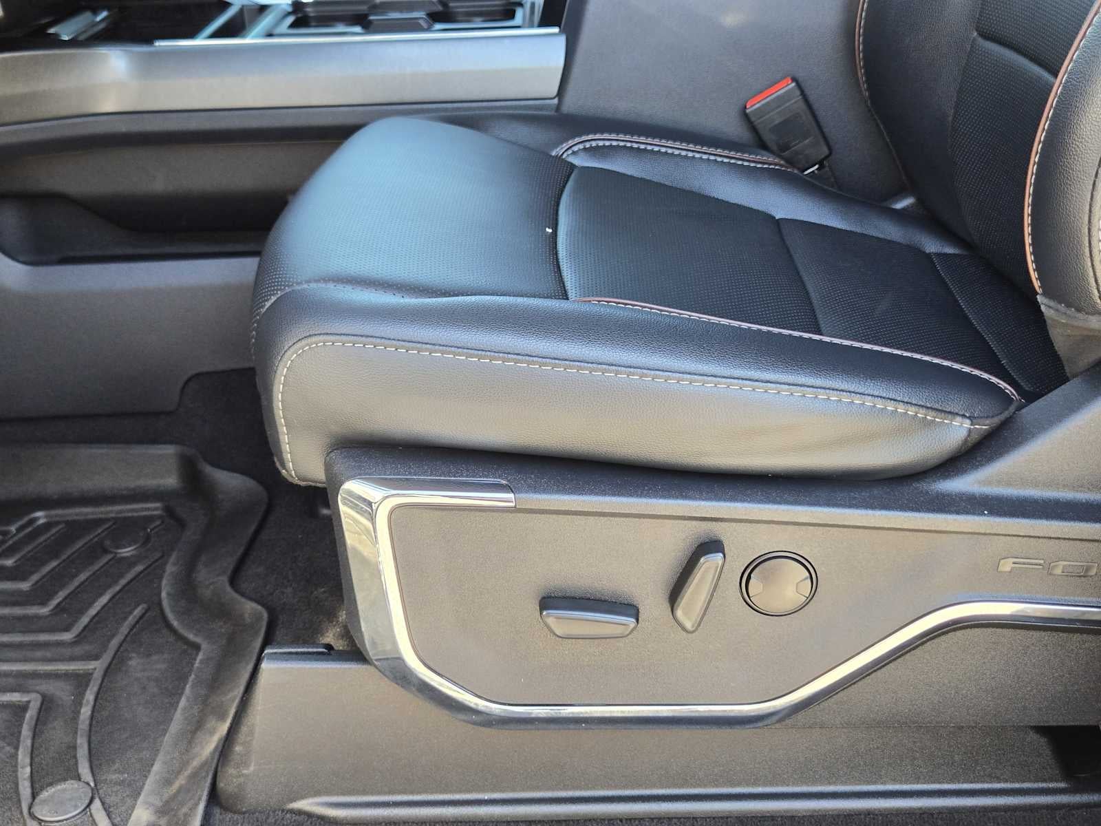 2023 Ford Super Duty F-250 Pickup LARIAT
