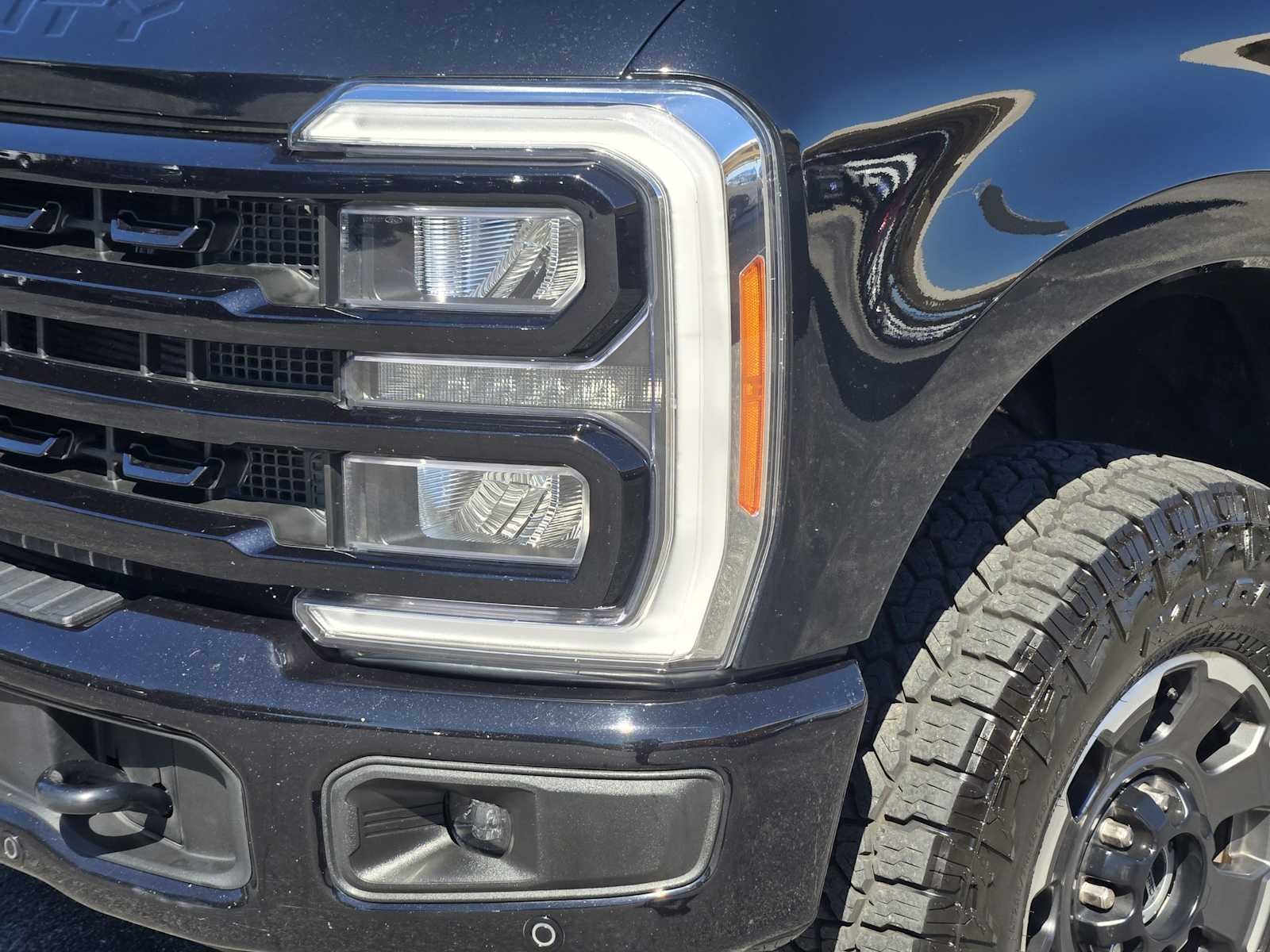 2023 Ford Super Duty F-250 Pickup LARIAT