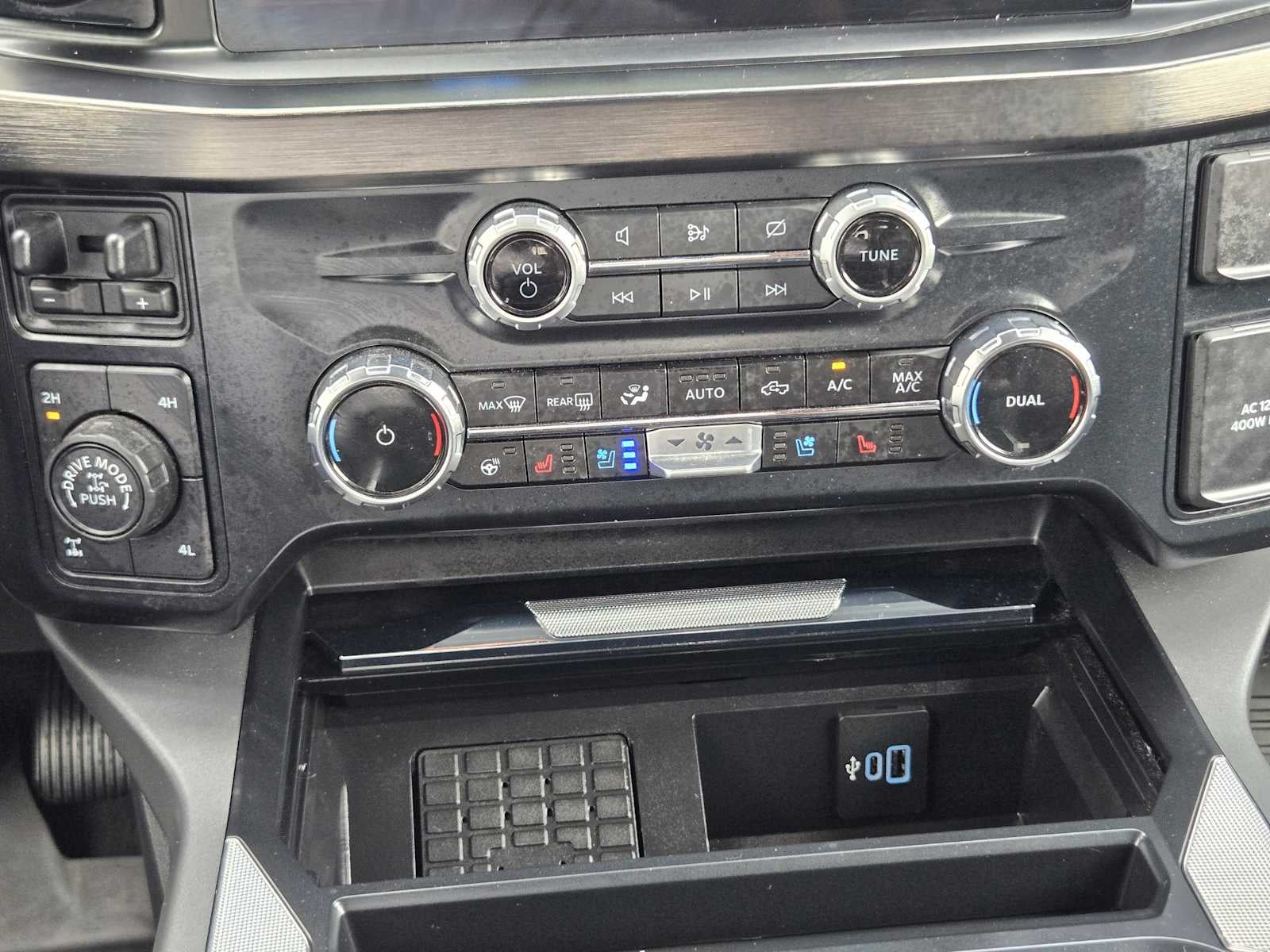 2023 Ford Super Duty F-250 Pickup LARIAT