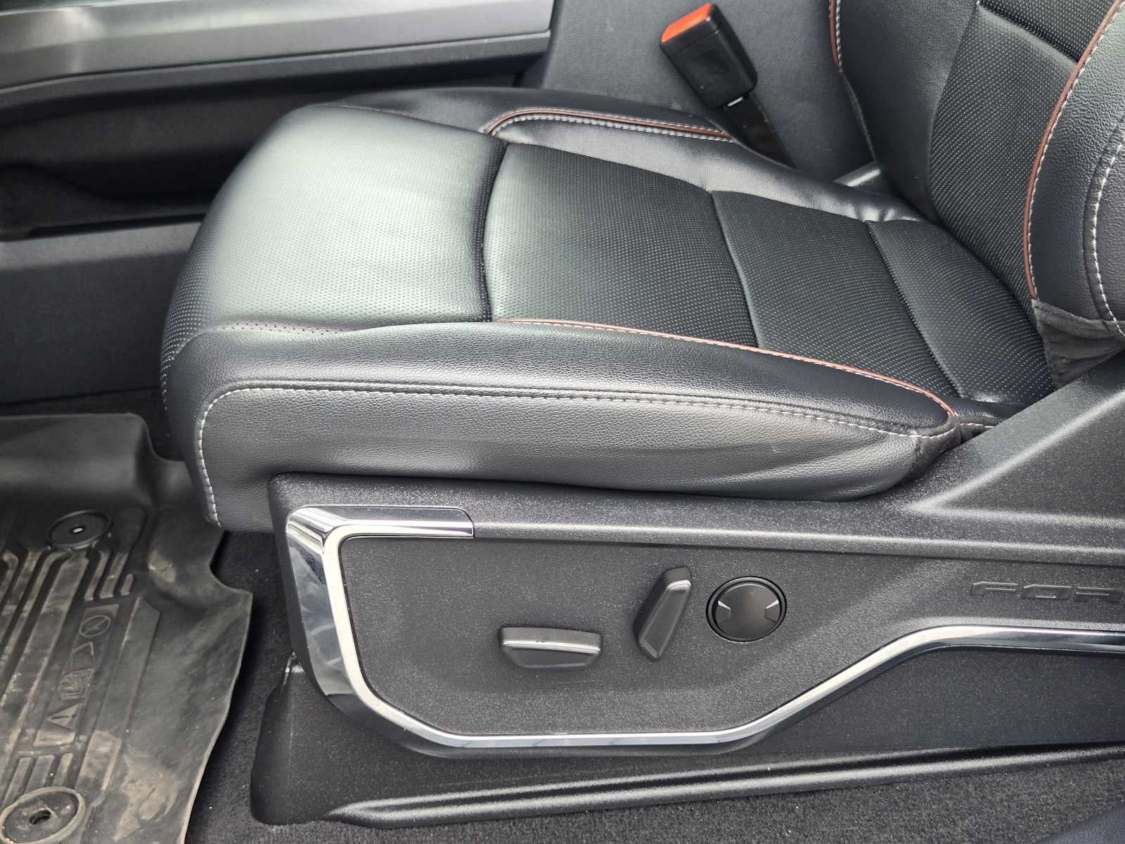 2023 Ford Super Duty F-250 Pickup LARIAT