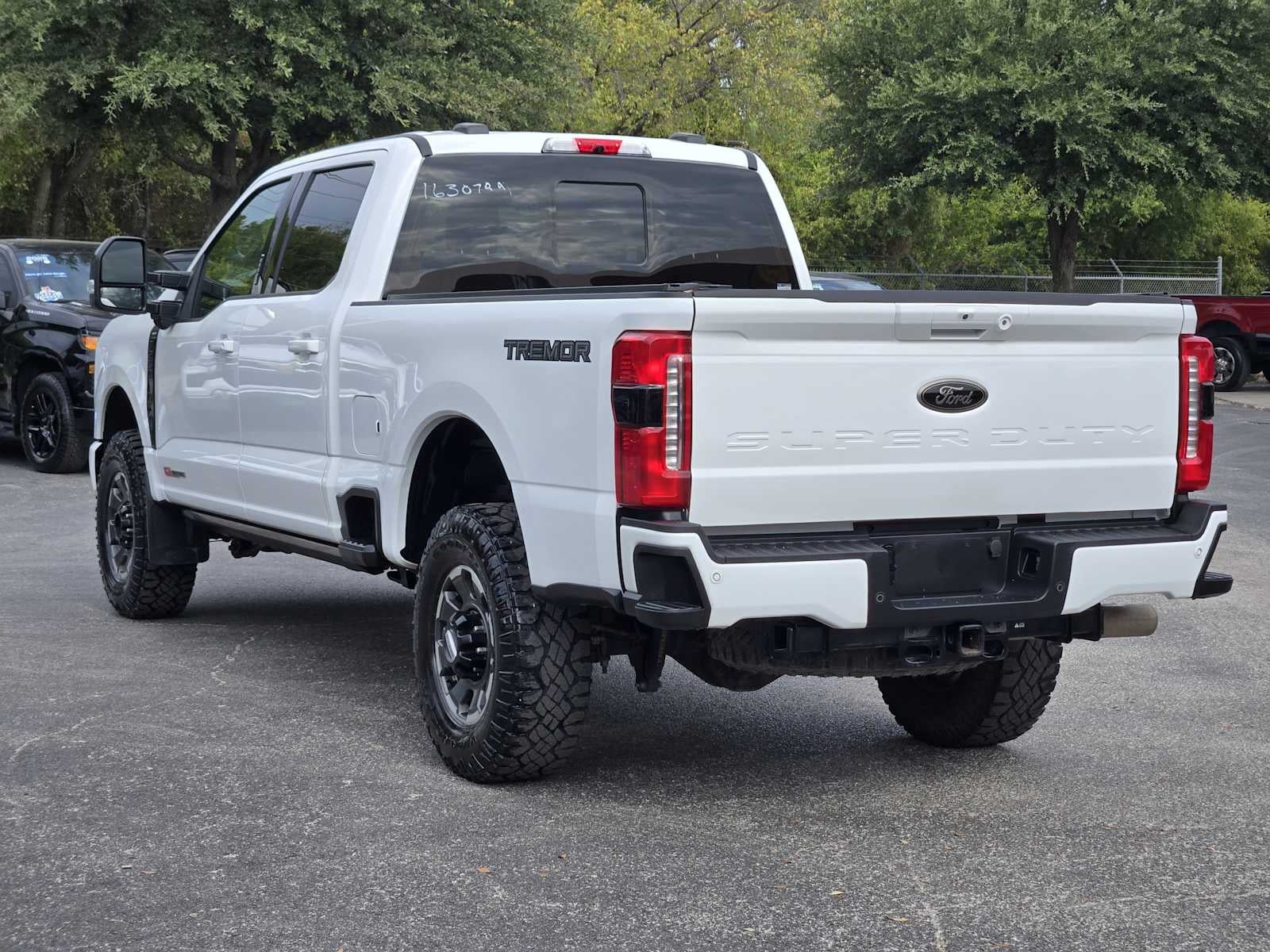 2023 Ford Super Duty F-250 Pickup LARIAT