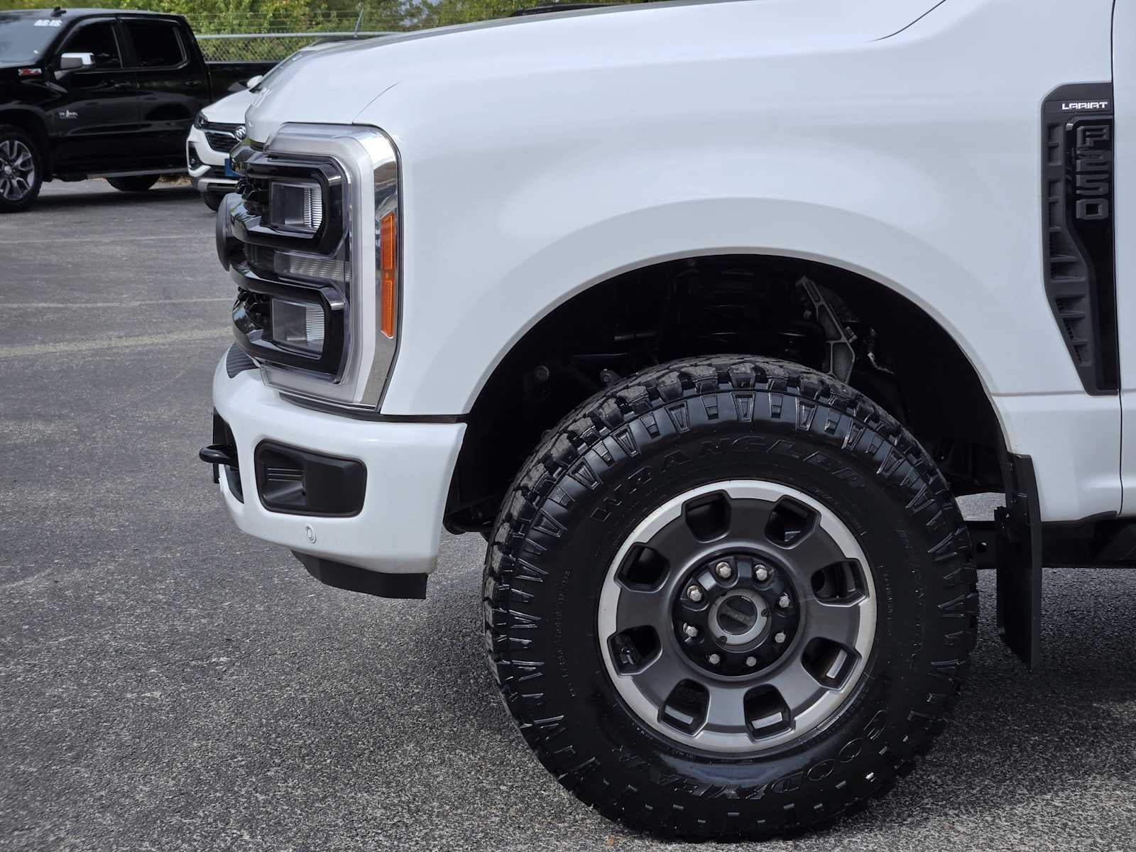 2023 Ford Super Duty F-250 Pickup LARIAT