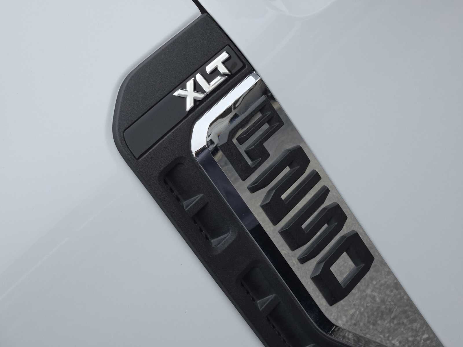 2023 Ford Super Duty F-250 Pickup XLT