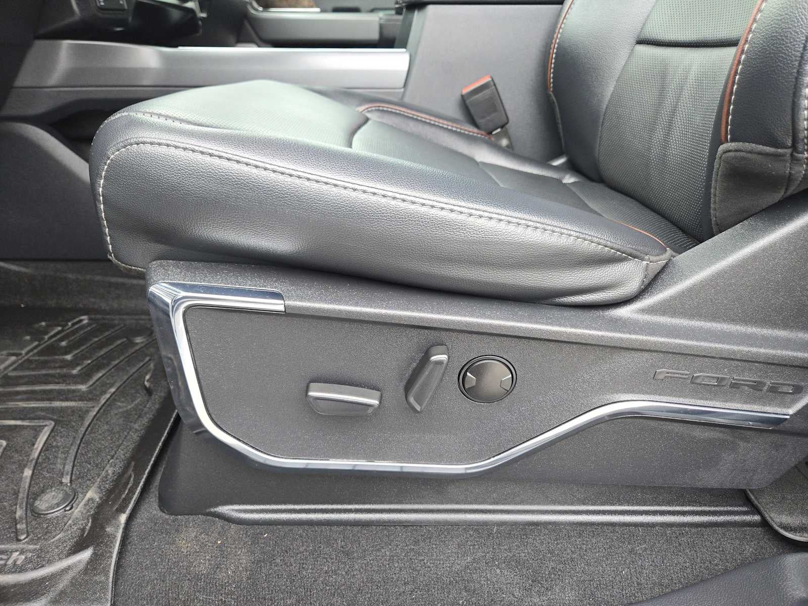 2024 Ford Super Duty F-250 Pickup LARIAT