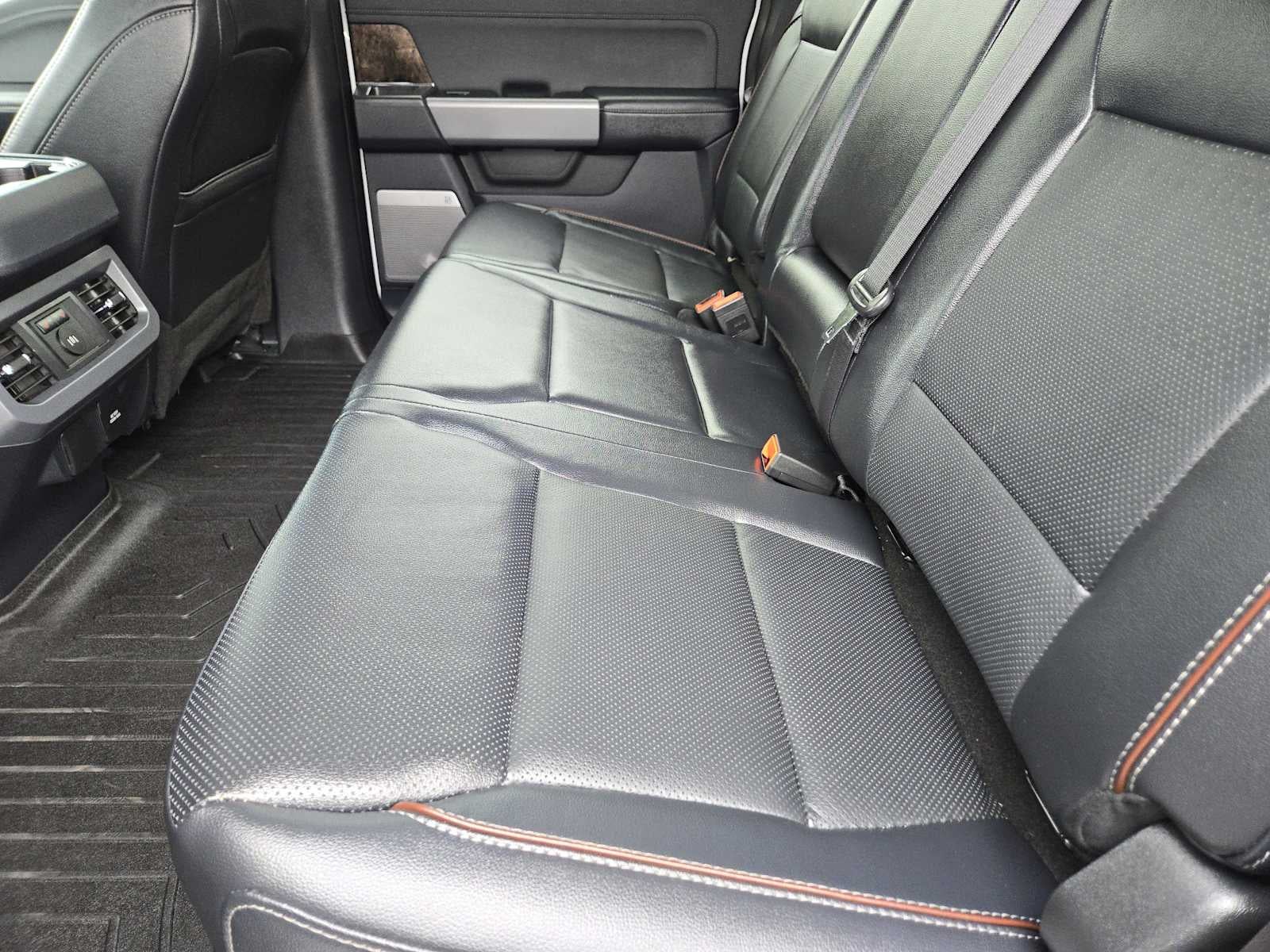 2024 Ford Super Duty F-250 Pickup LARIAT