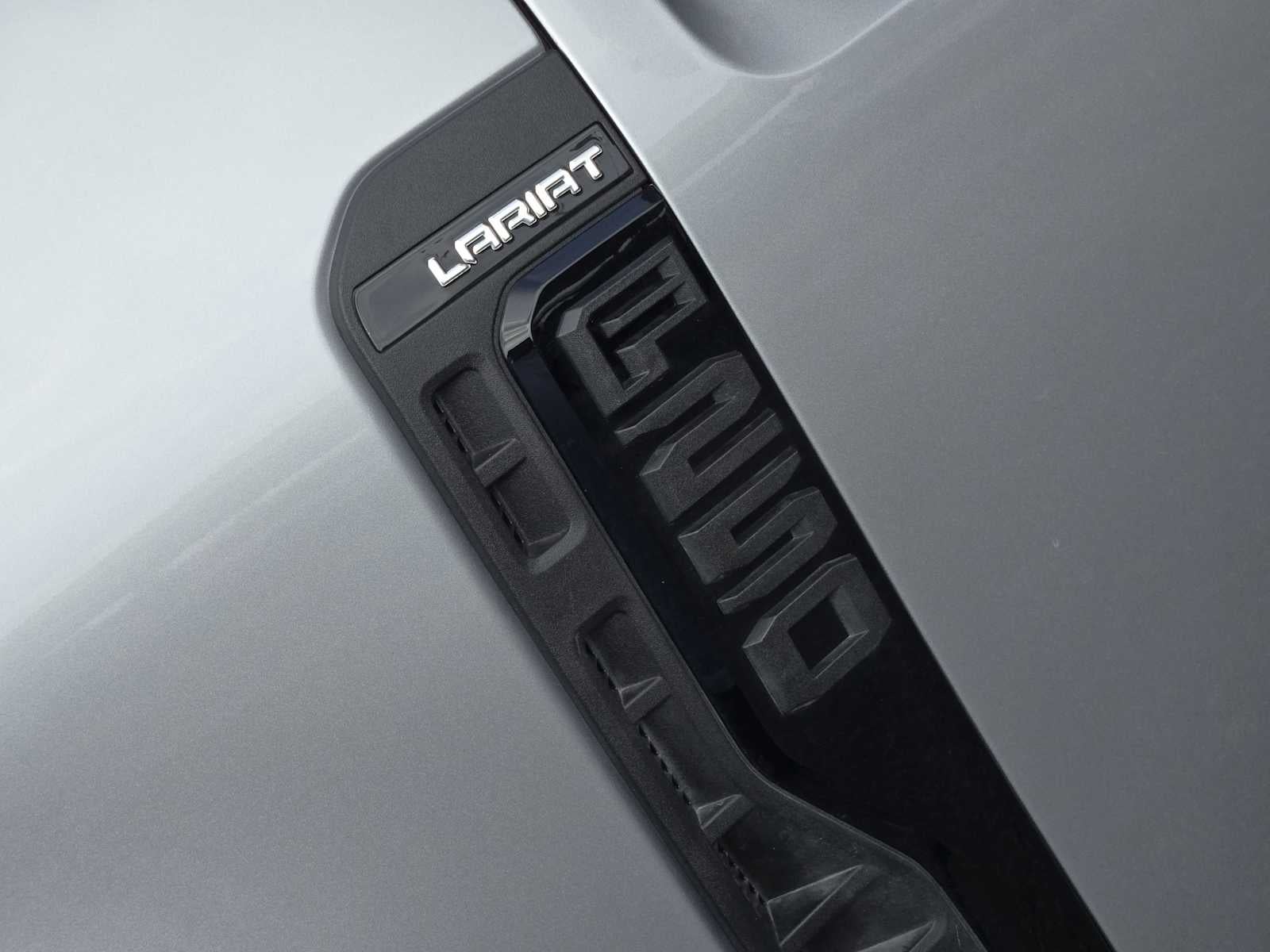 2024 Ford Super Duty F-250 Pickup LARIAT