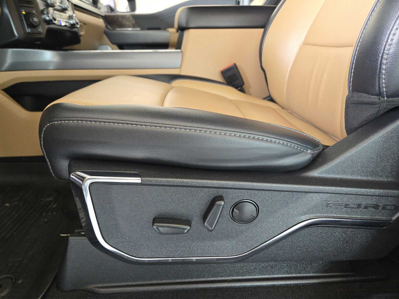 2024 Ford Super Duty F-250 Pickup LARIAT