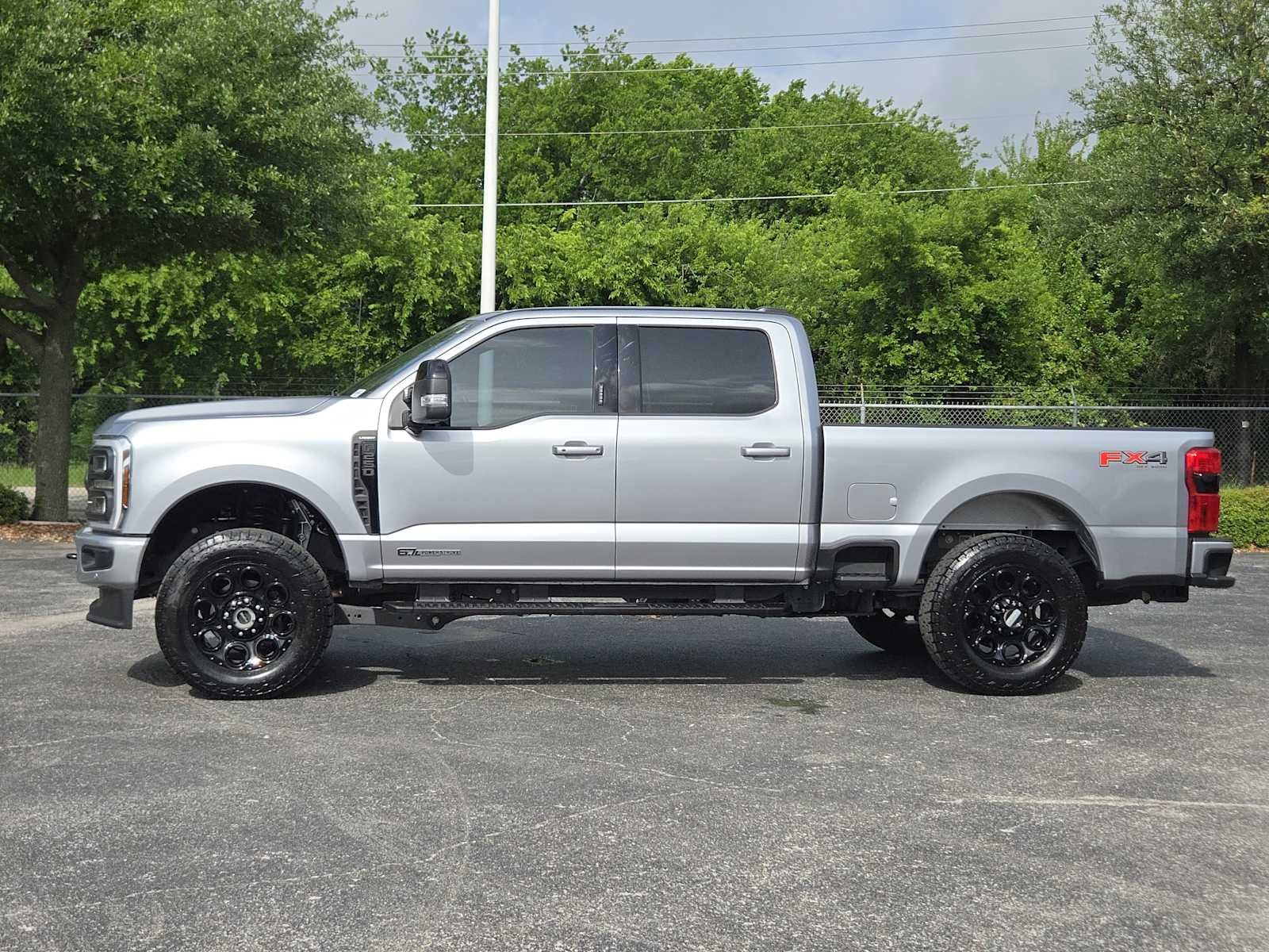 2024 Ford Super Duty F-250 Pickup LARIAT