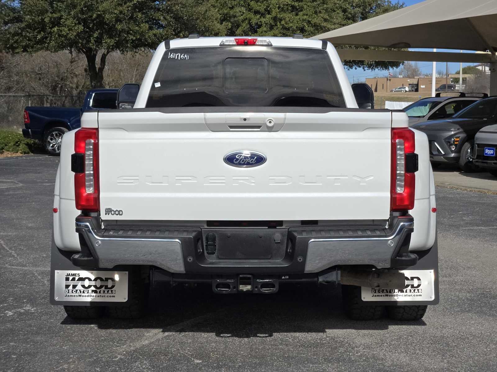 2024 Ford Super Duty F-350 DRW LARIAT
