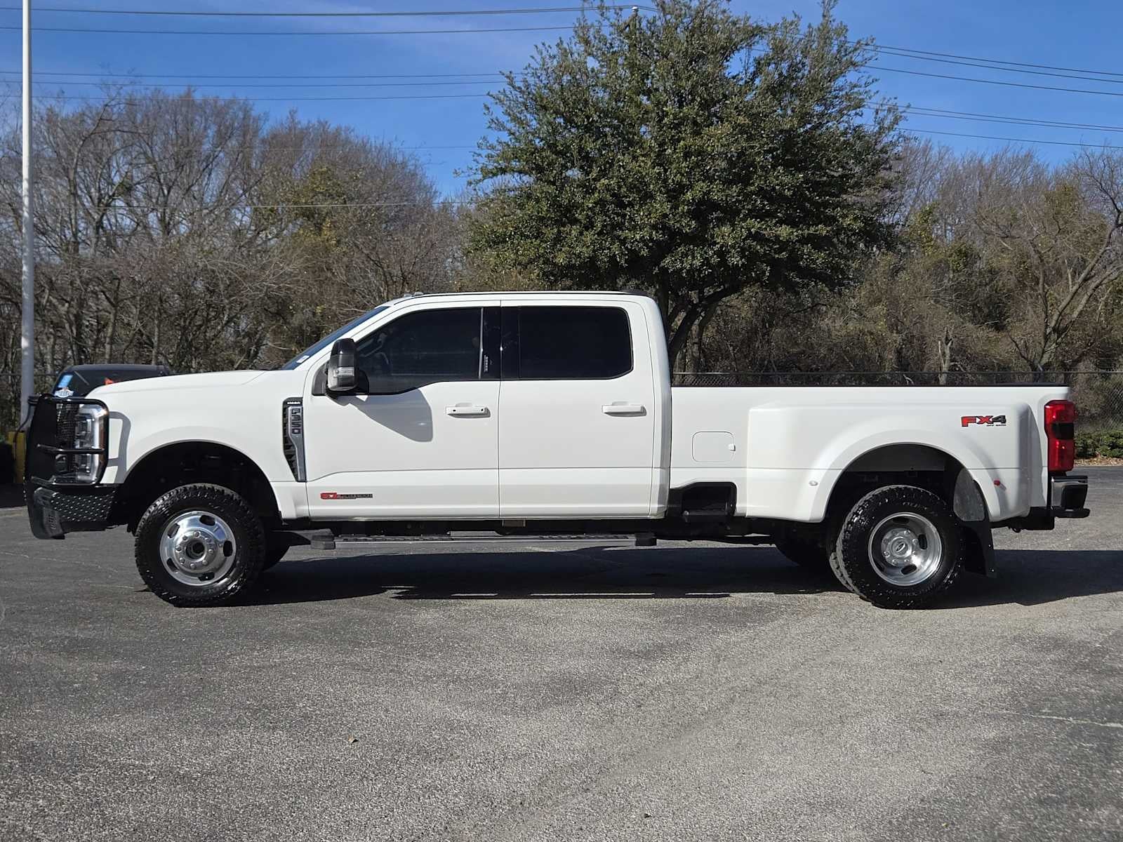 2024 Ford Super Duty F-350 DRW LARIAT