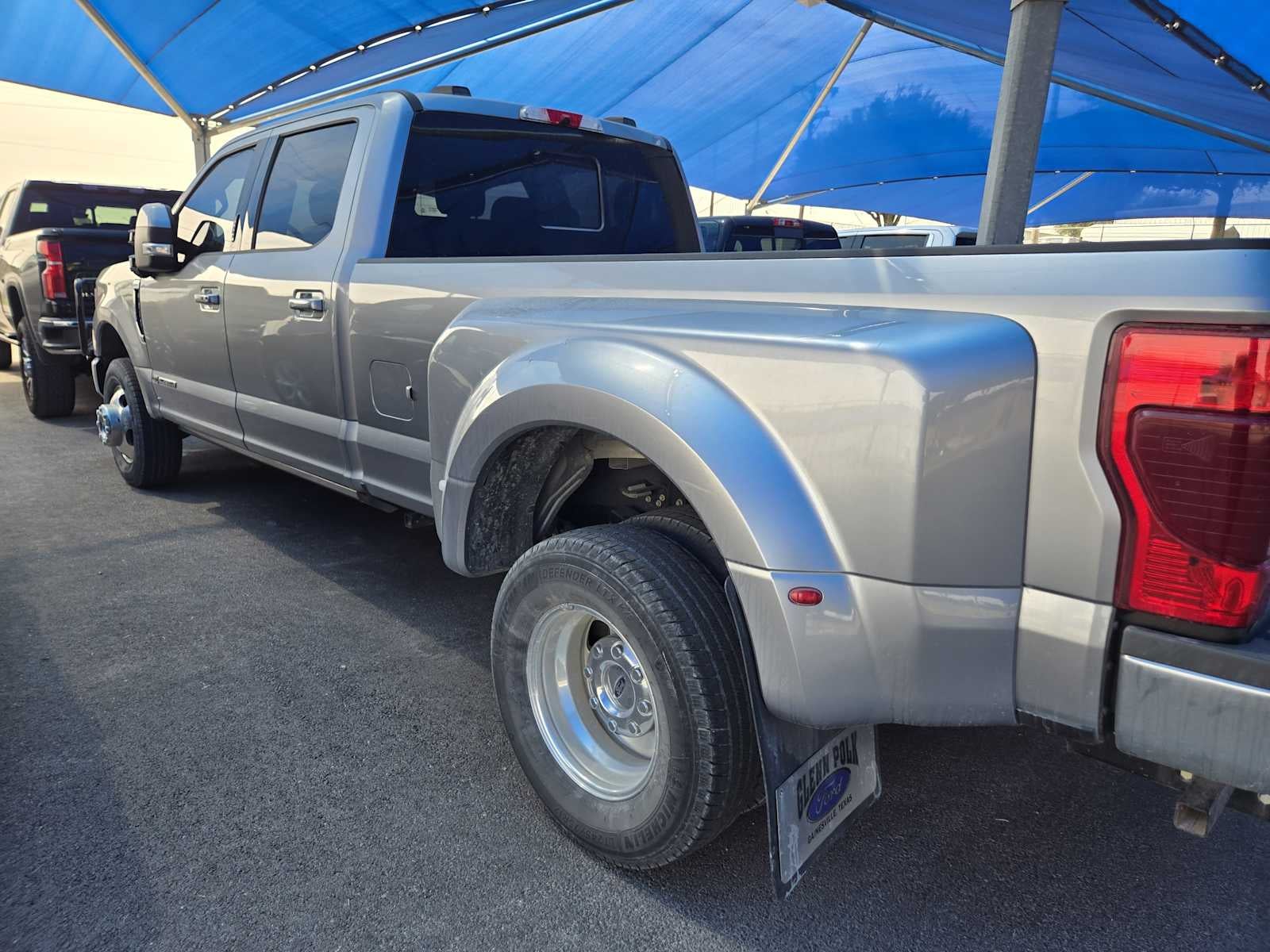 2020 Ford Super Duty F-350 DRW Pickup LARIAT