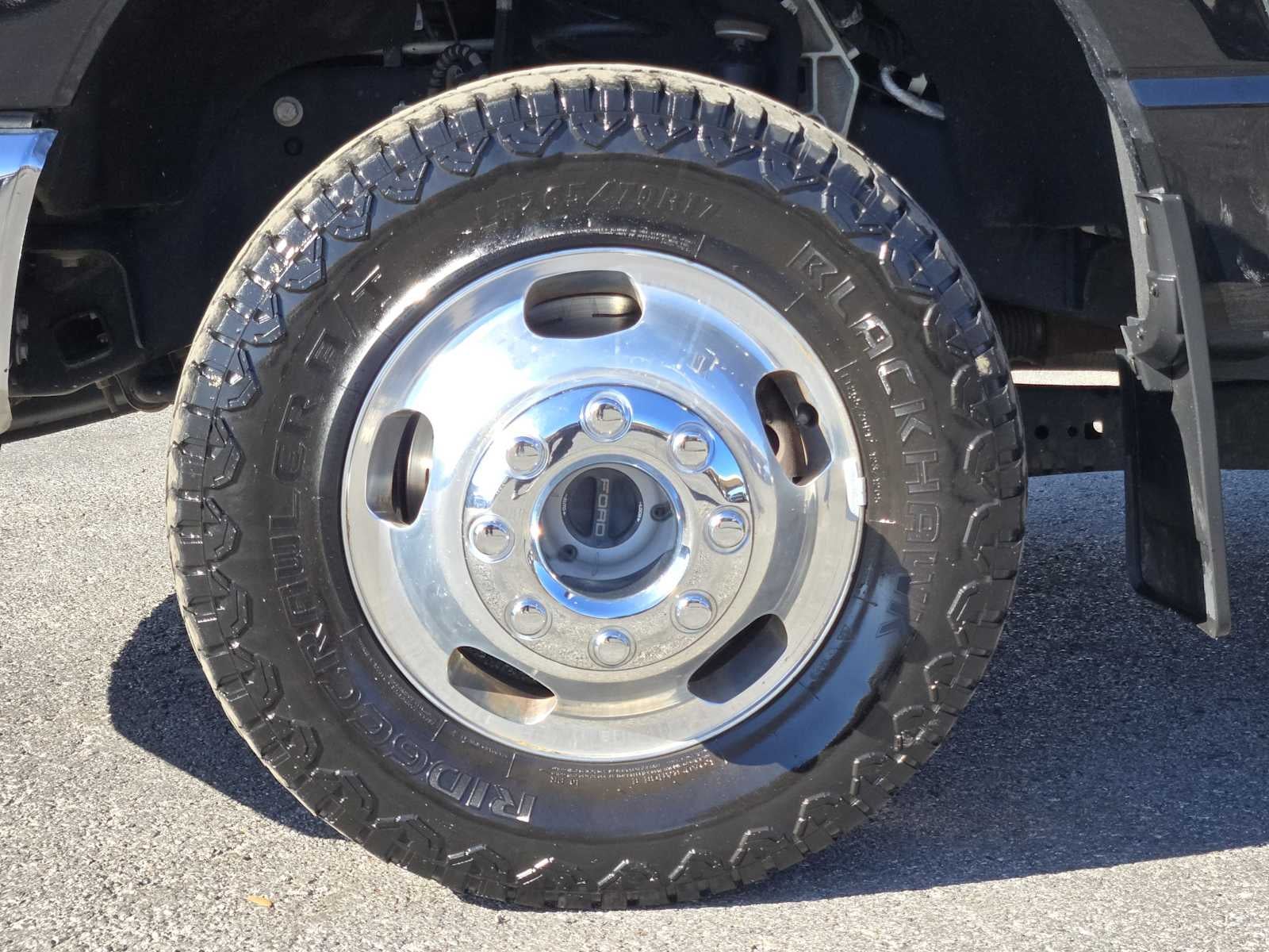 2023 Ford Super Duty F-350 DRW LARIAT