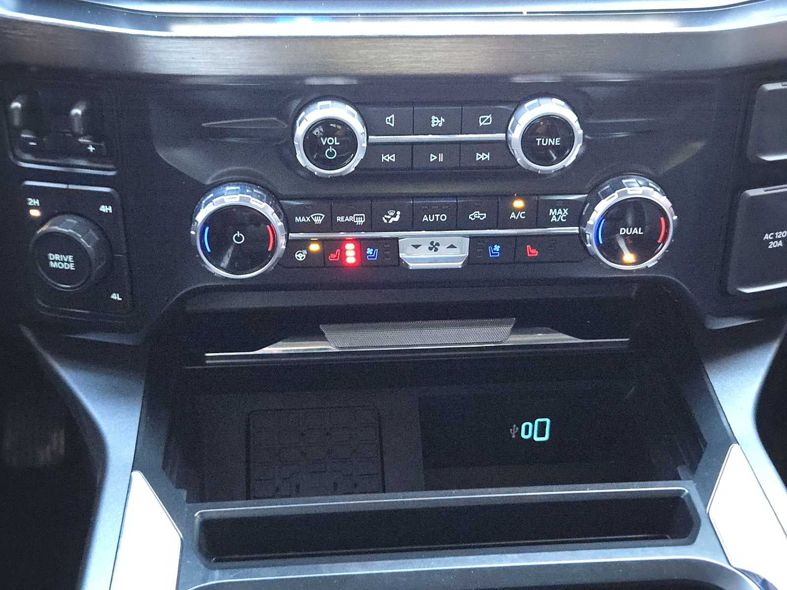 2023 Ford Super Duty F-350 DRW LARIAT