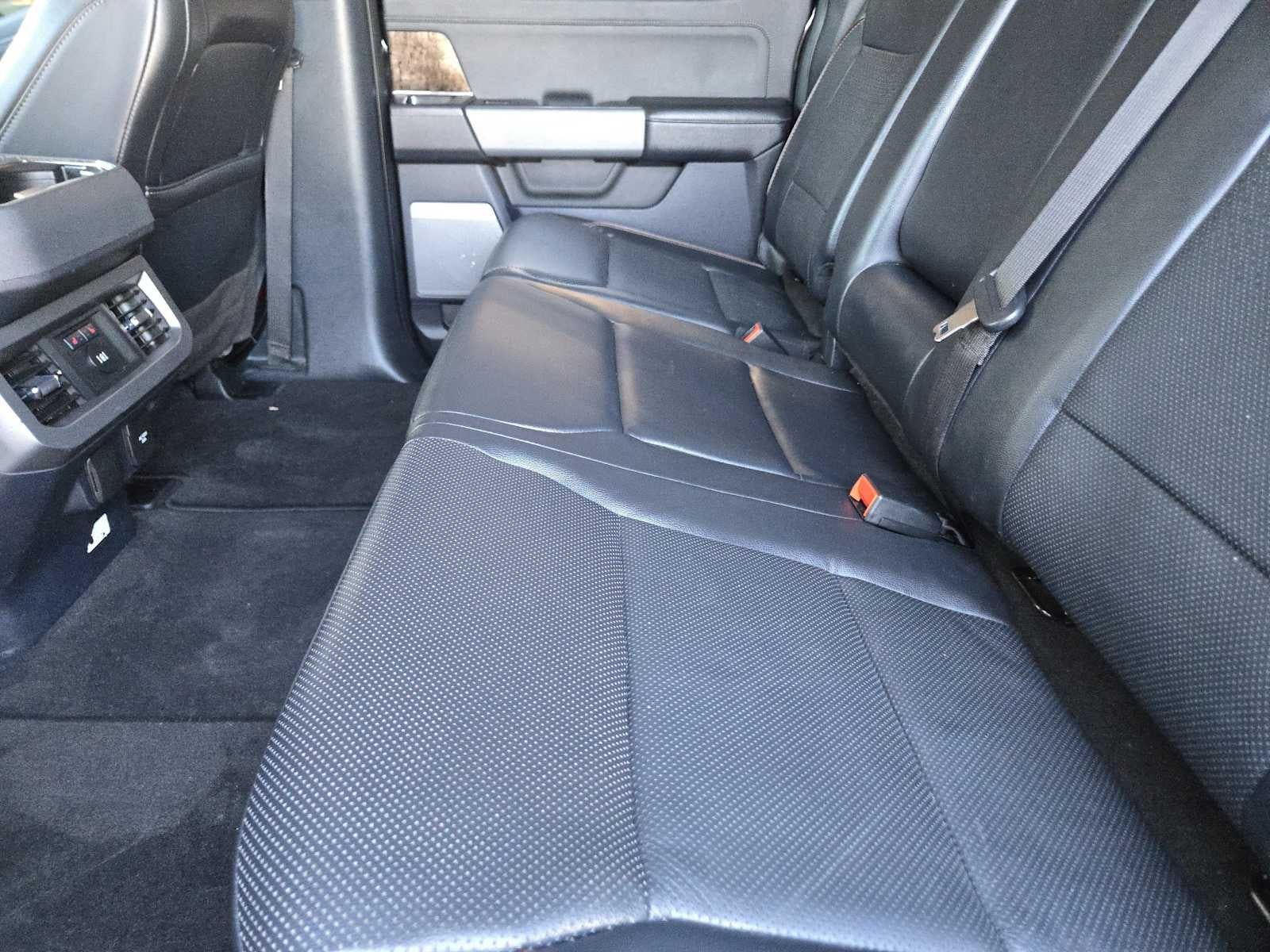 2023 Ford Super Duty F-350 DRW LARIAT