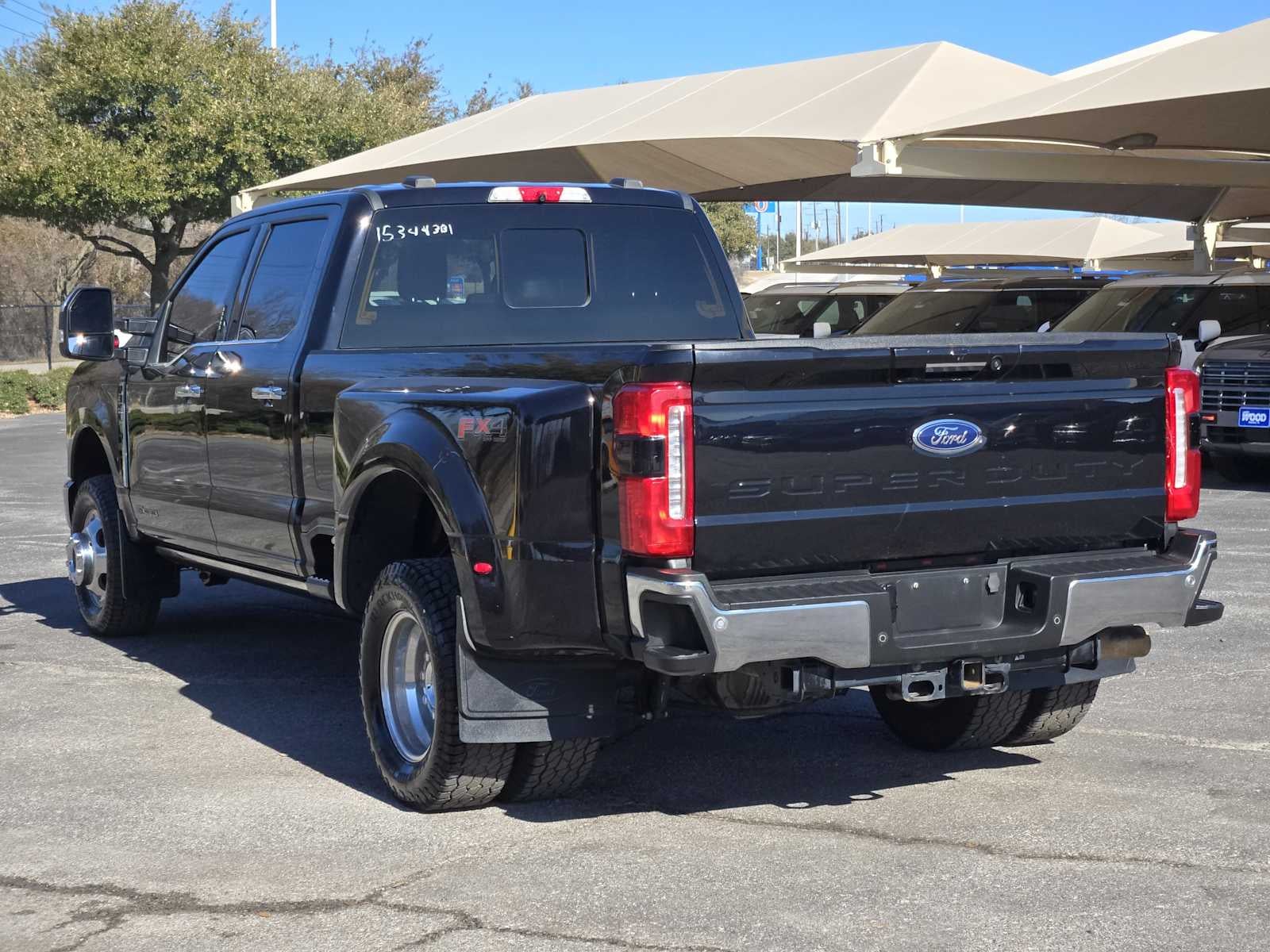 2023 Ford Super Duty F-350 DRW LARIAT