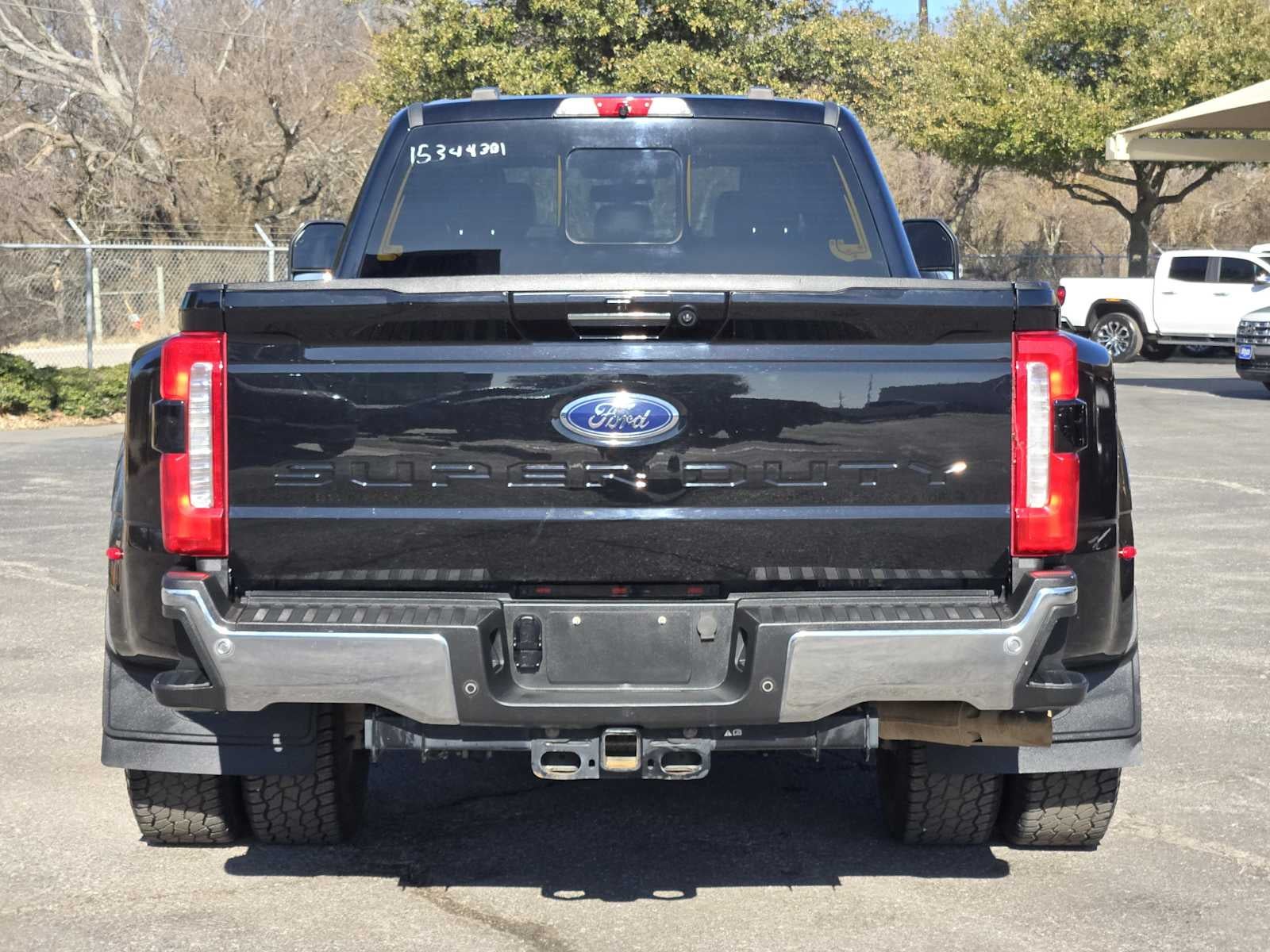 2023 Ford Super Duty F-350 DRW LARIAT