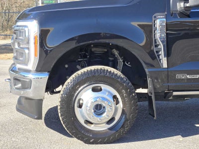 2023 Ford Super Duty F-350 DRW LARIAT