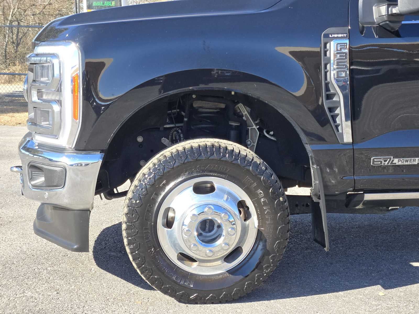 2023 Ford Super Duty F-350 DRW LARIAT