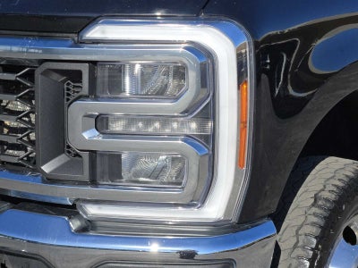 2023 Ford Super Duty F-350 DRW LARIAT