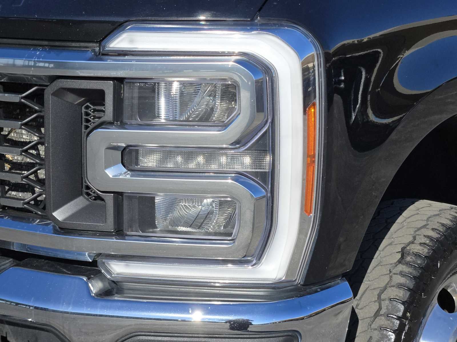 2023 Ford Super Duty F-350 DRW LARIAT