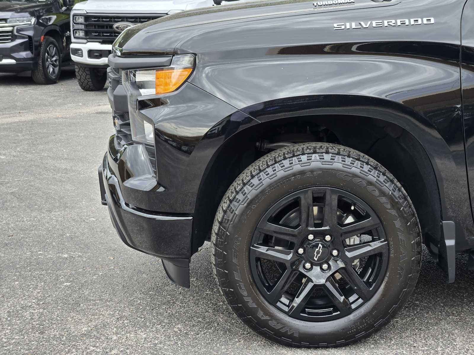 2025 Chevrolet Silverado 1500 Custom