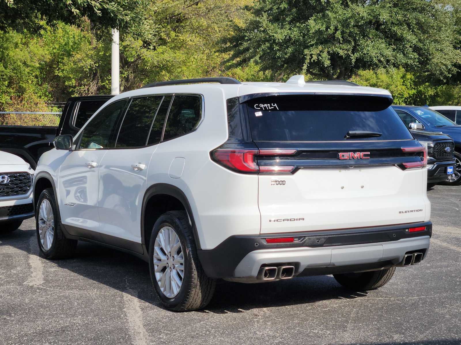 2026 GMC Acadia FWD Elevation