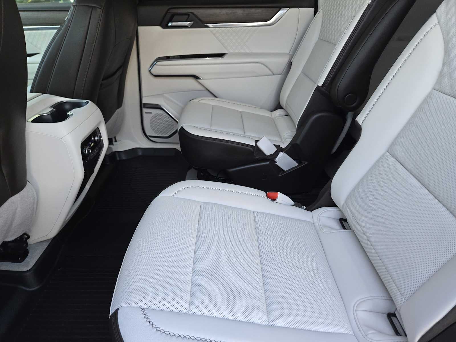 2024 GMC Acadia FWD Denali