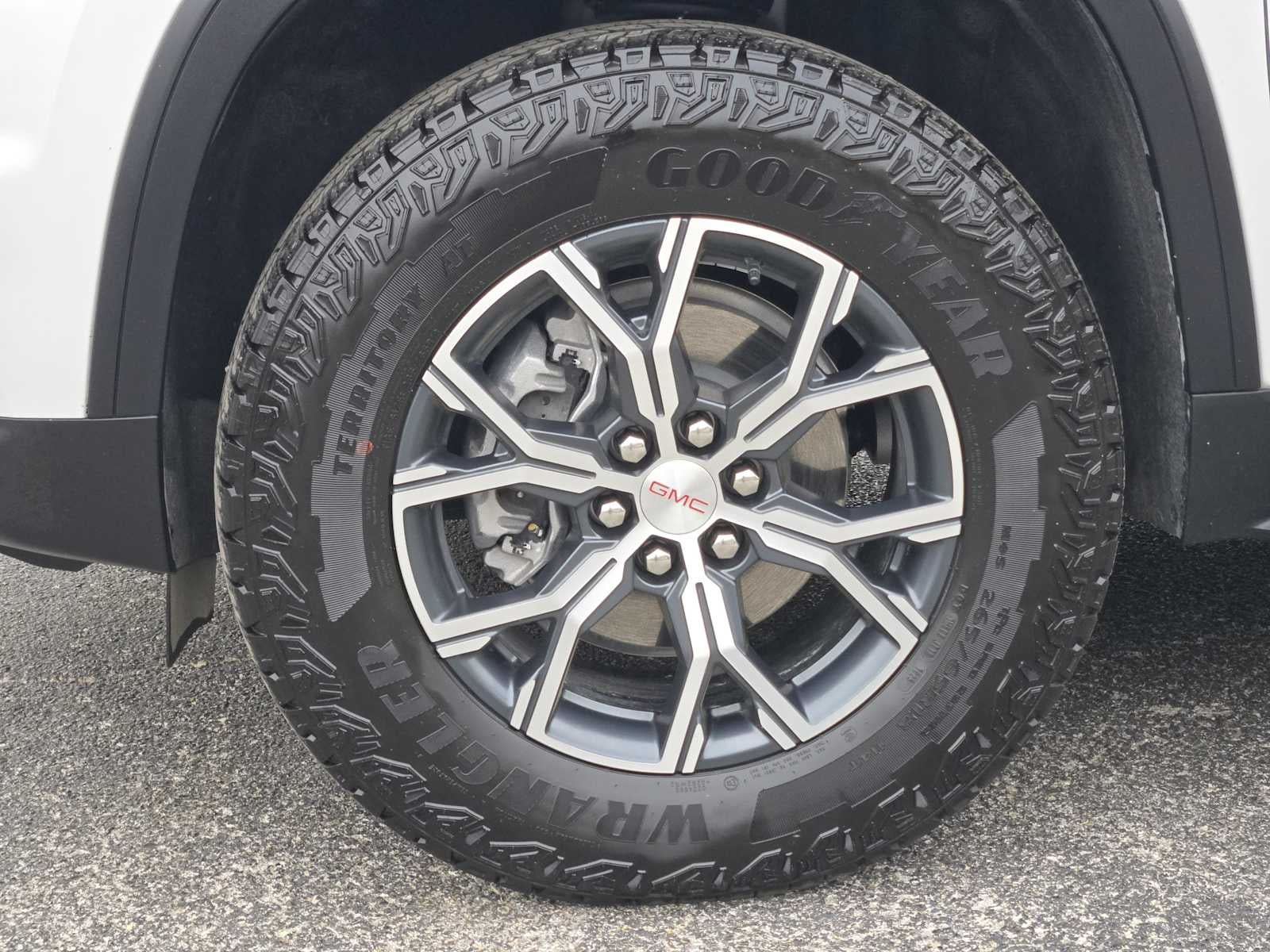 2025 GMC Acadia AWD AT4