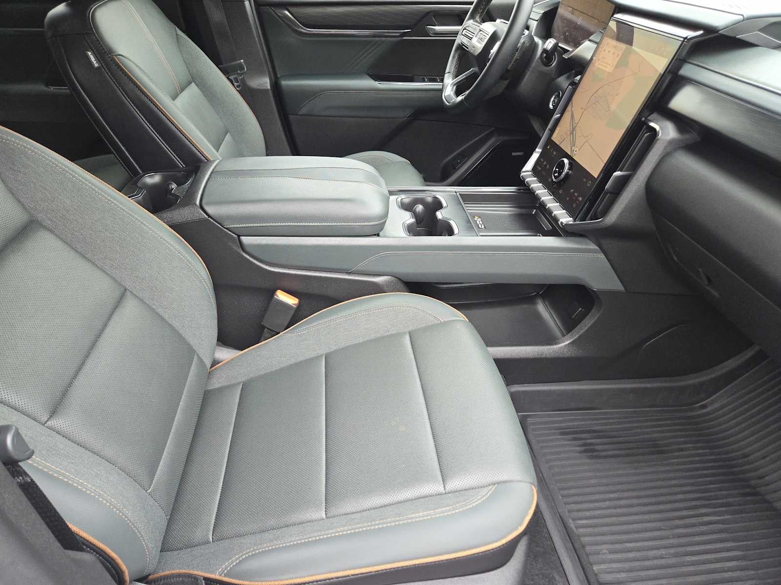 2025 GMC Acadia AWD AT4