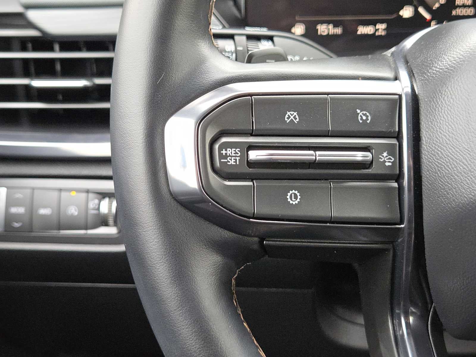 2025 GMC Acadia AWD AT4