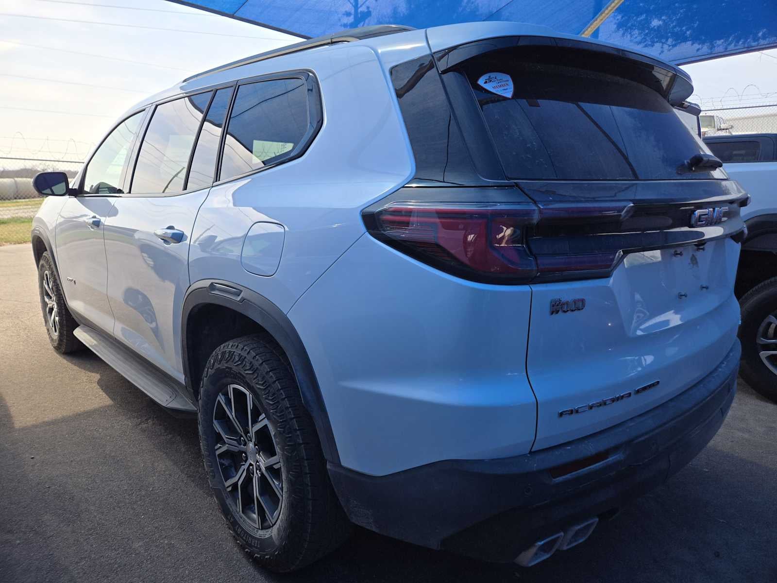 2025 GMC Acadia AWD AT4