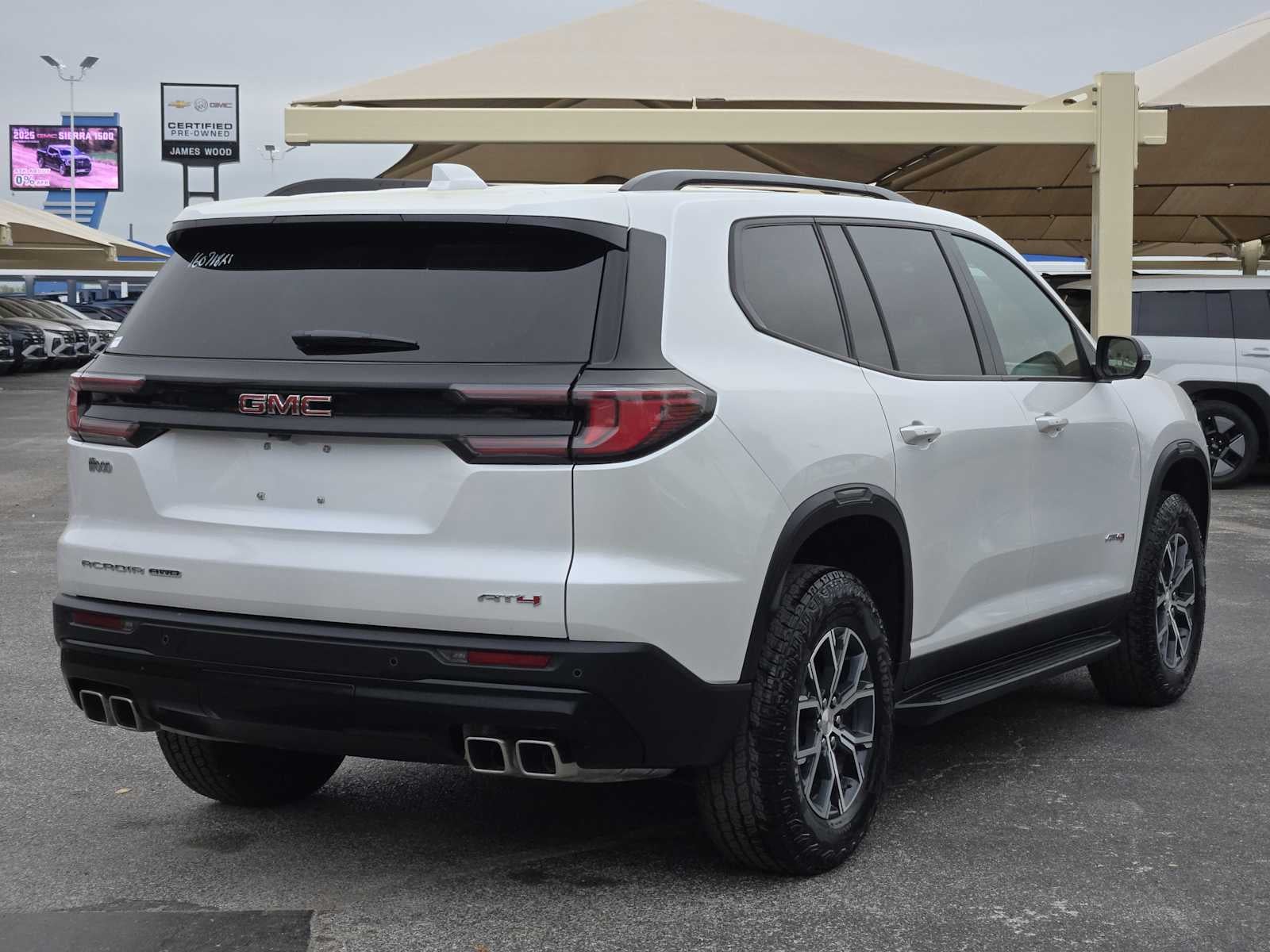 2025 GMC Acadia AWD AT4