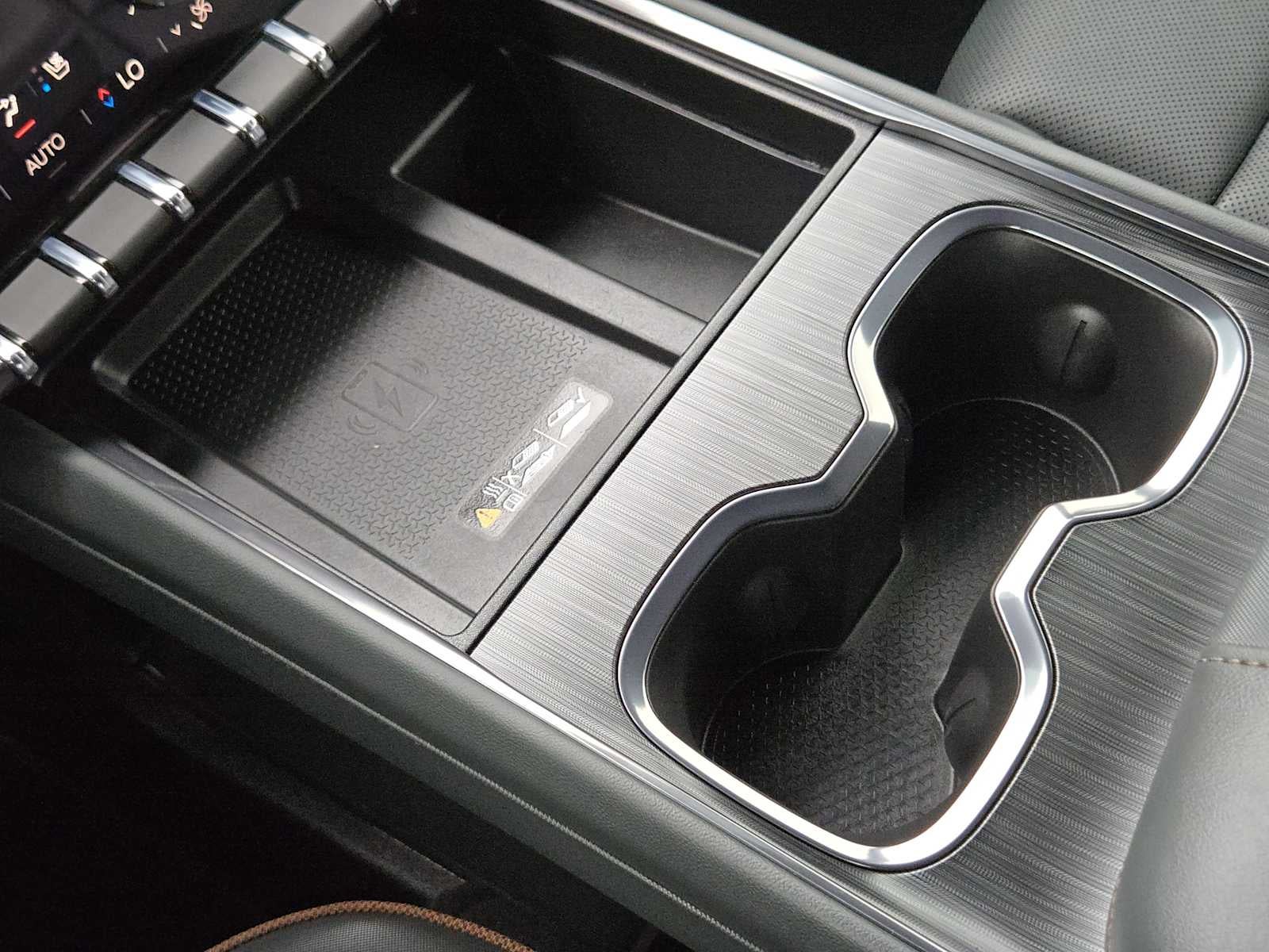 2025 GMC Acadia AWD AT4