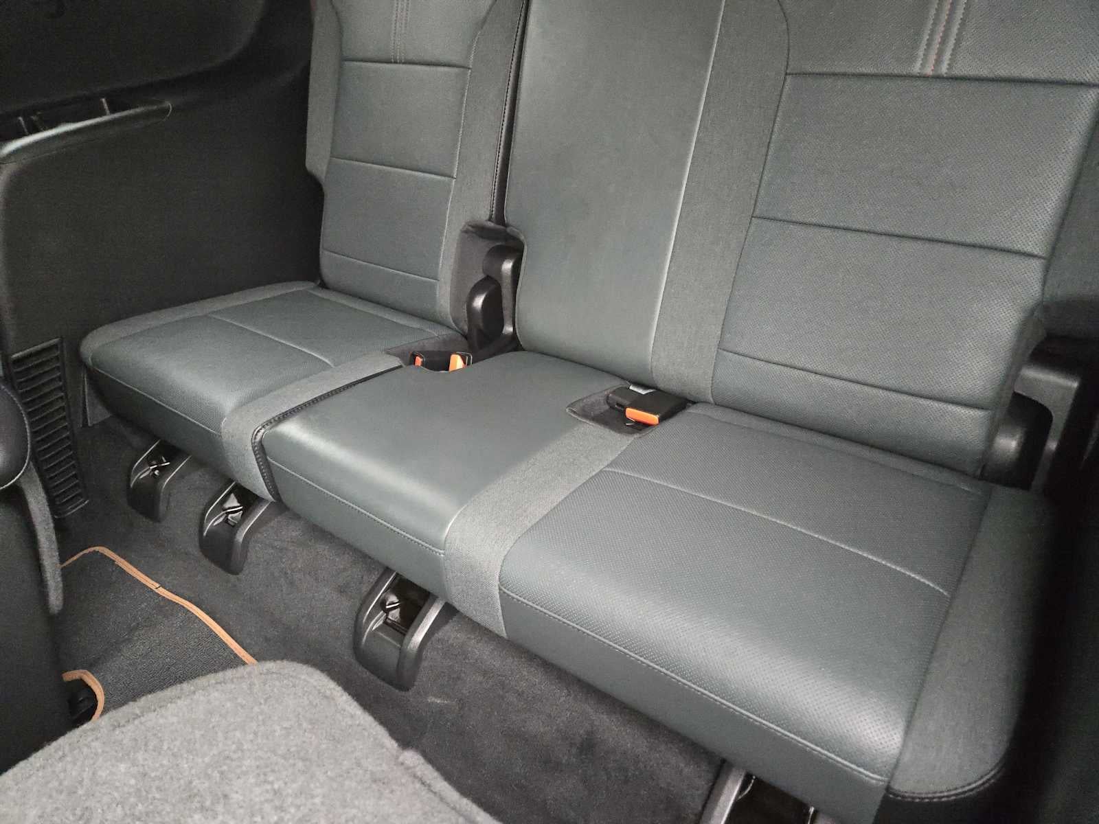 2025 GMC Acadia AWD AT4