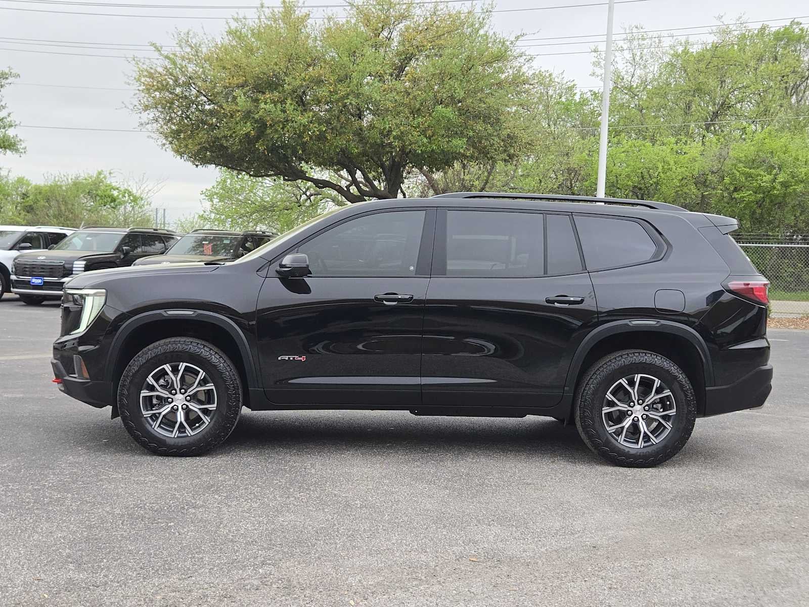 2025 GMC Acadia AWD AT4