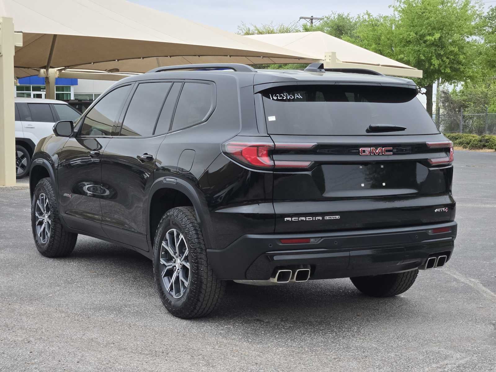 2025 GMC Acadia AWD AT4