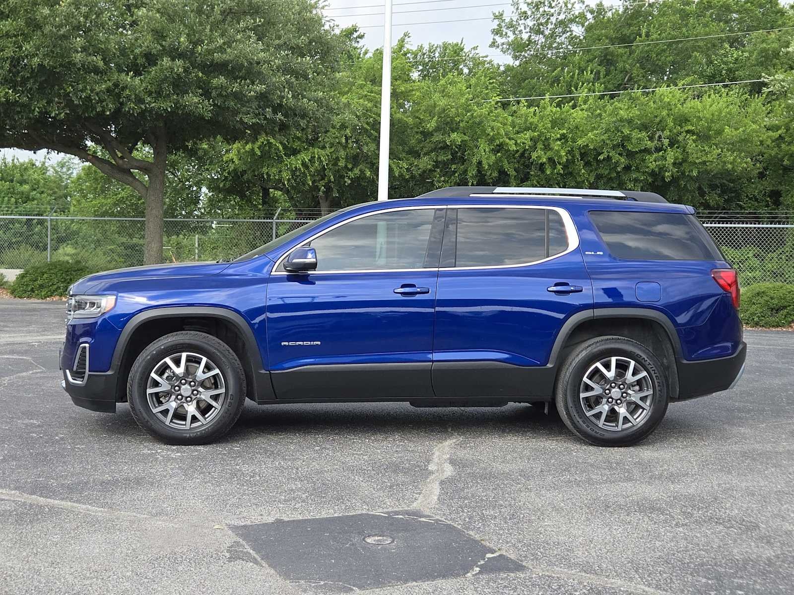 2023 GMC Acadia SLE