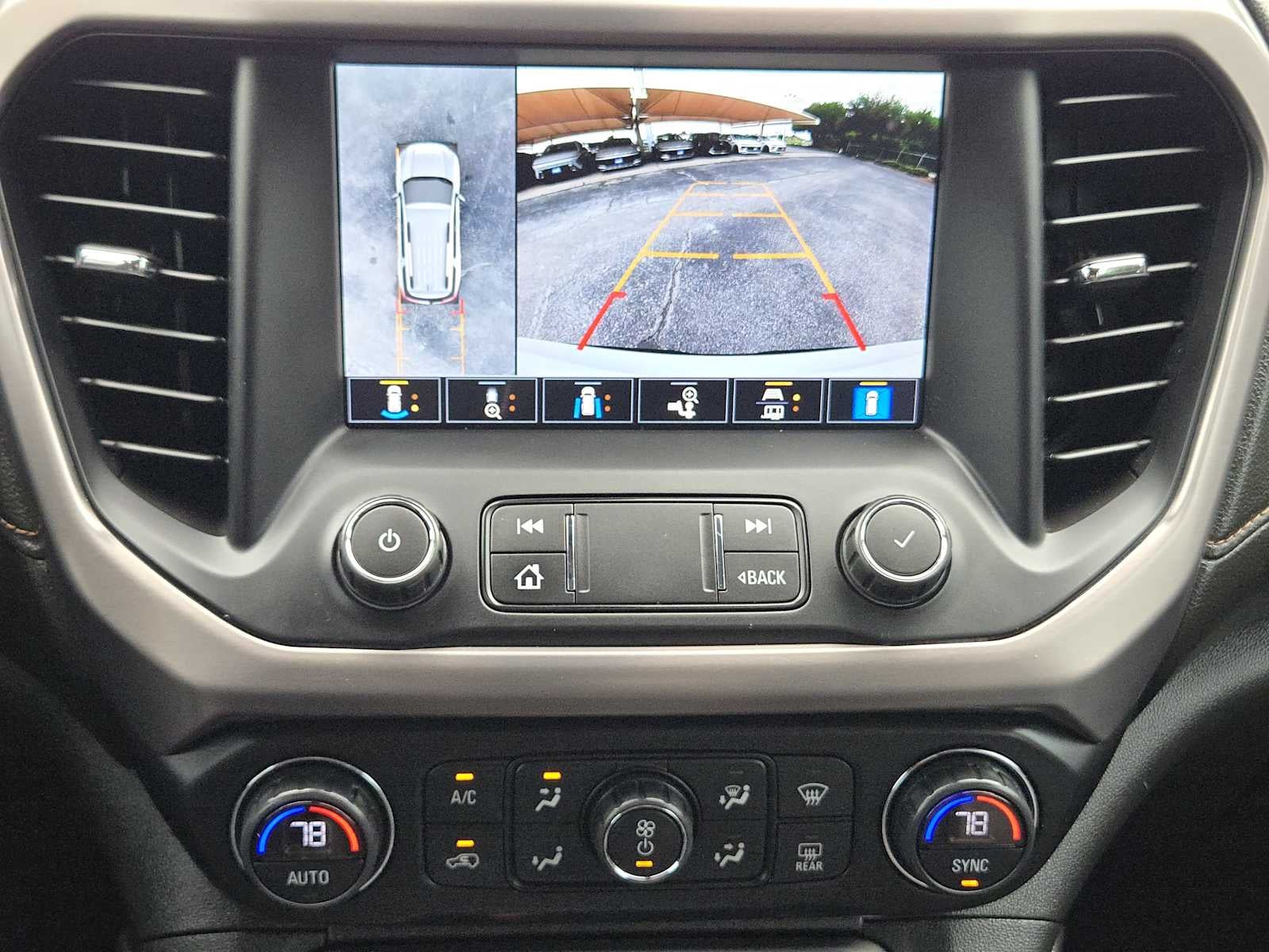 2022 GMC Acadia AT4