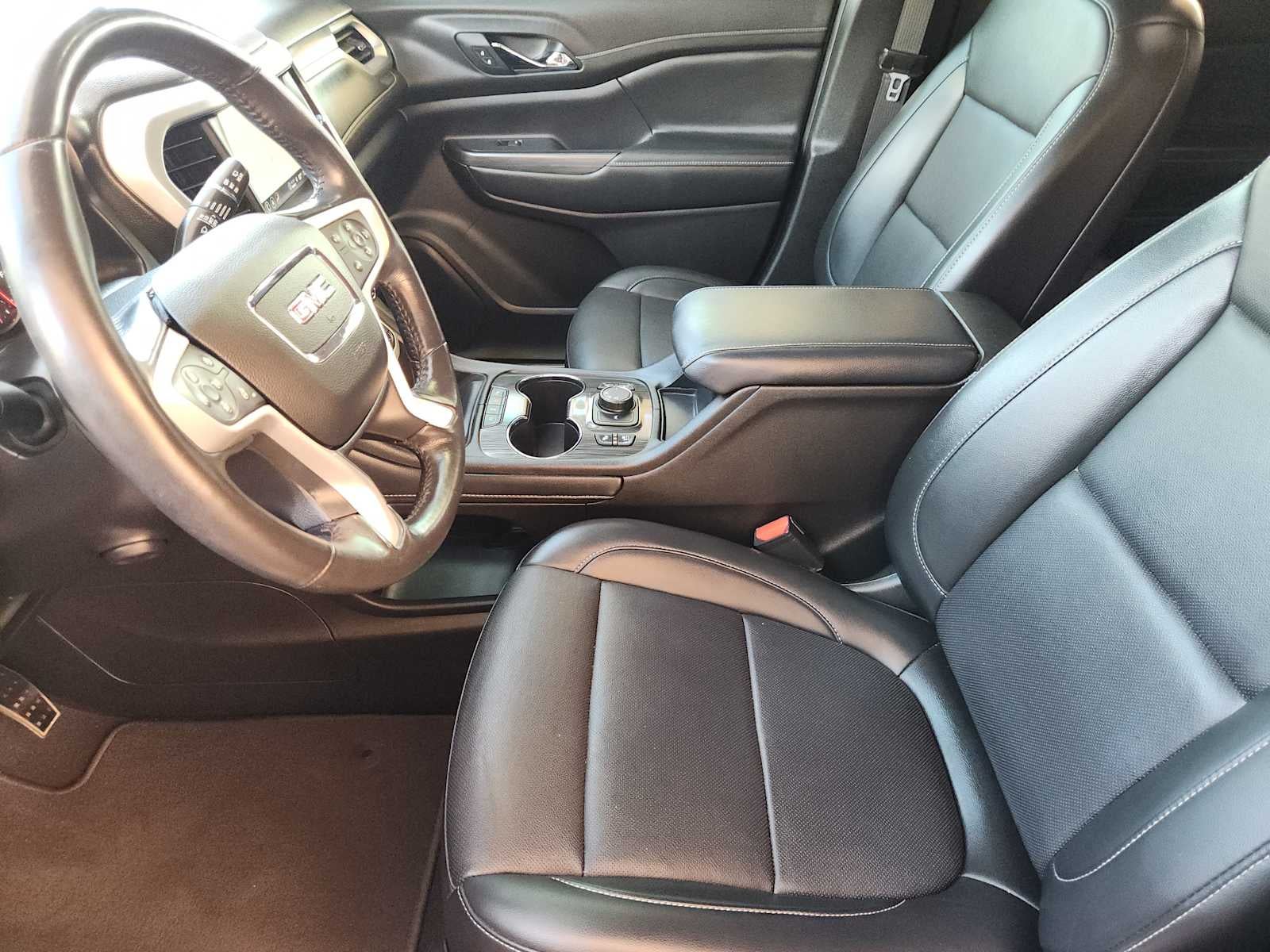 2022 GMC Acadia SLT