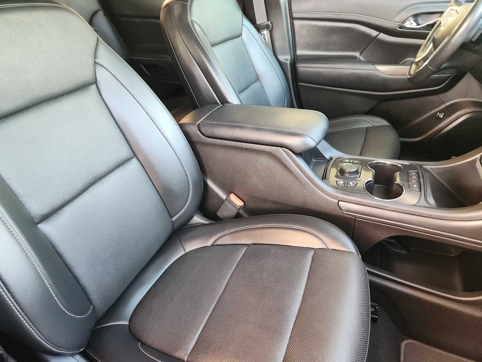 2022 GMC Acadia SLT