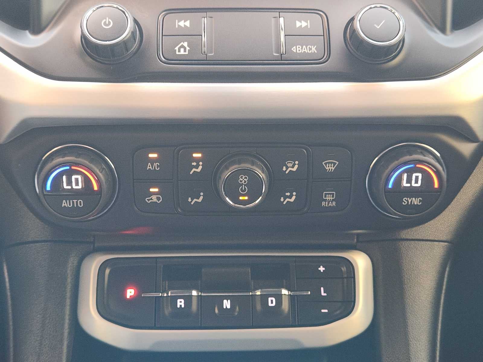 2022 GMC Acadia SLT