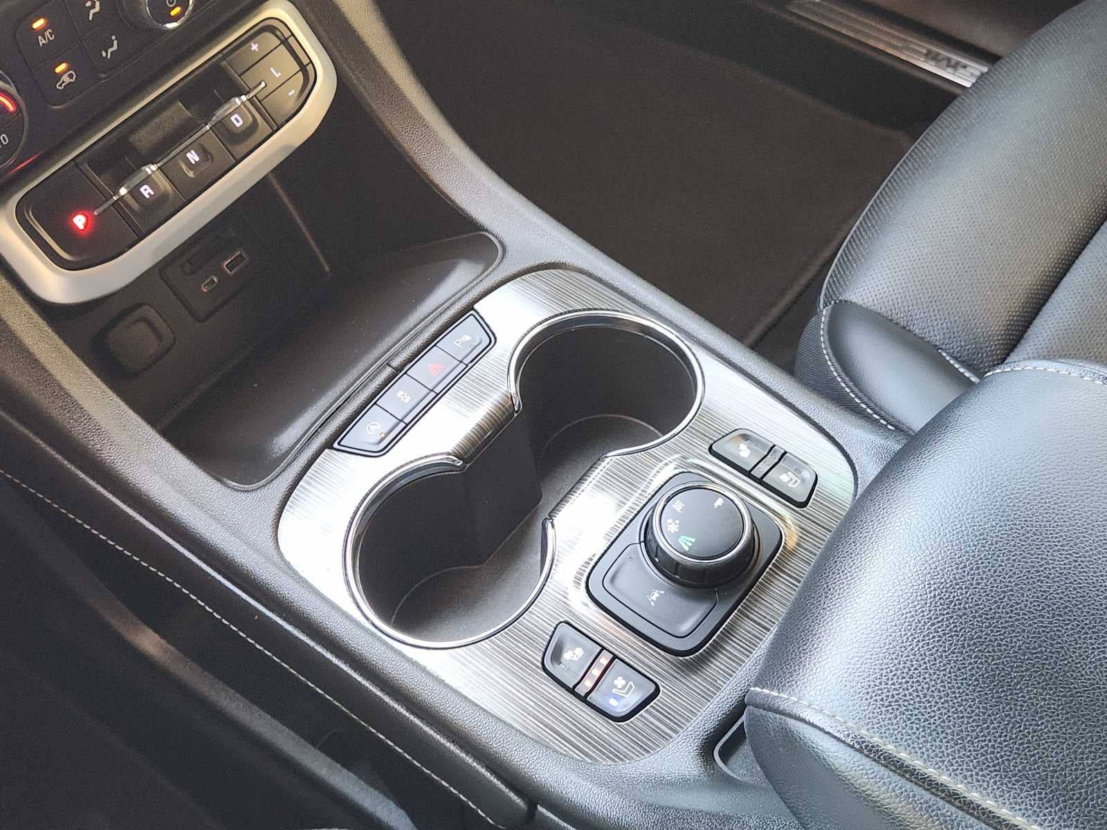 2022 GMC Acadia SLT