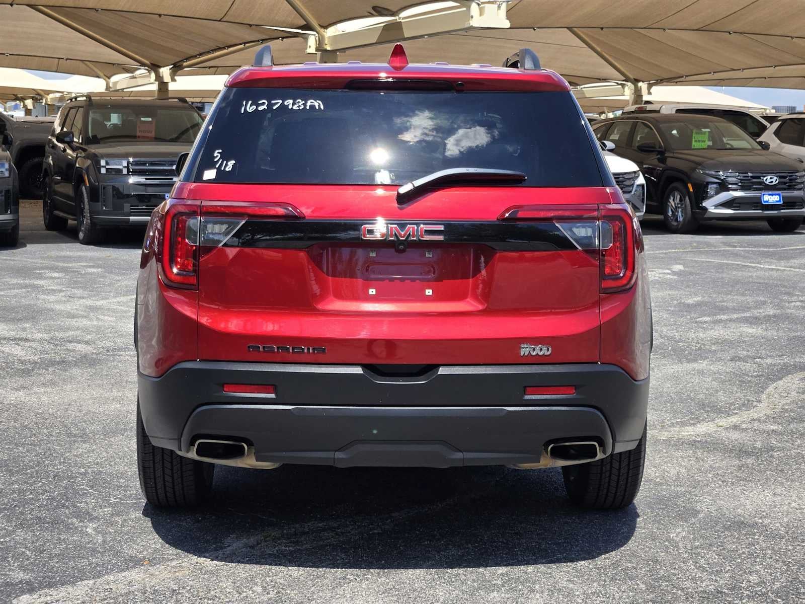 2023 GMC Acadia SLT