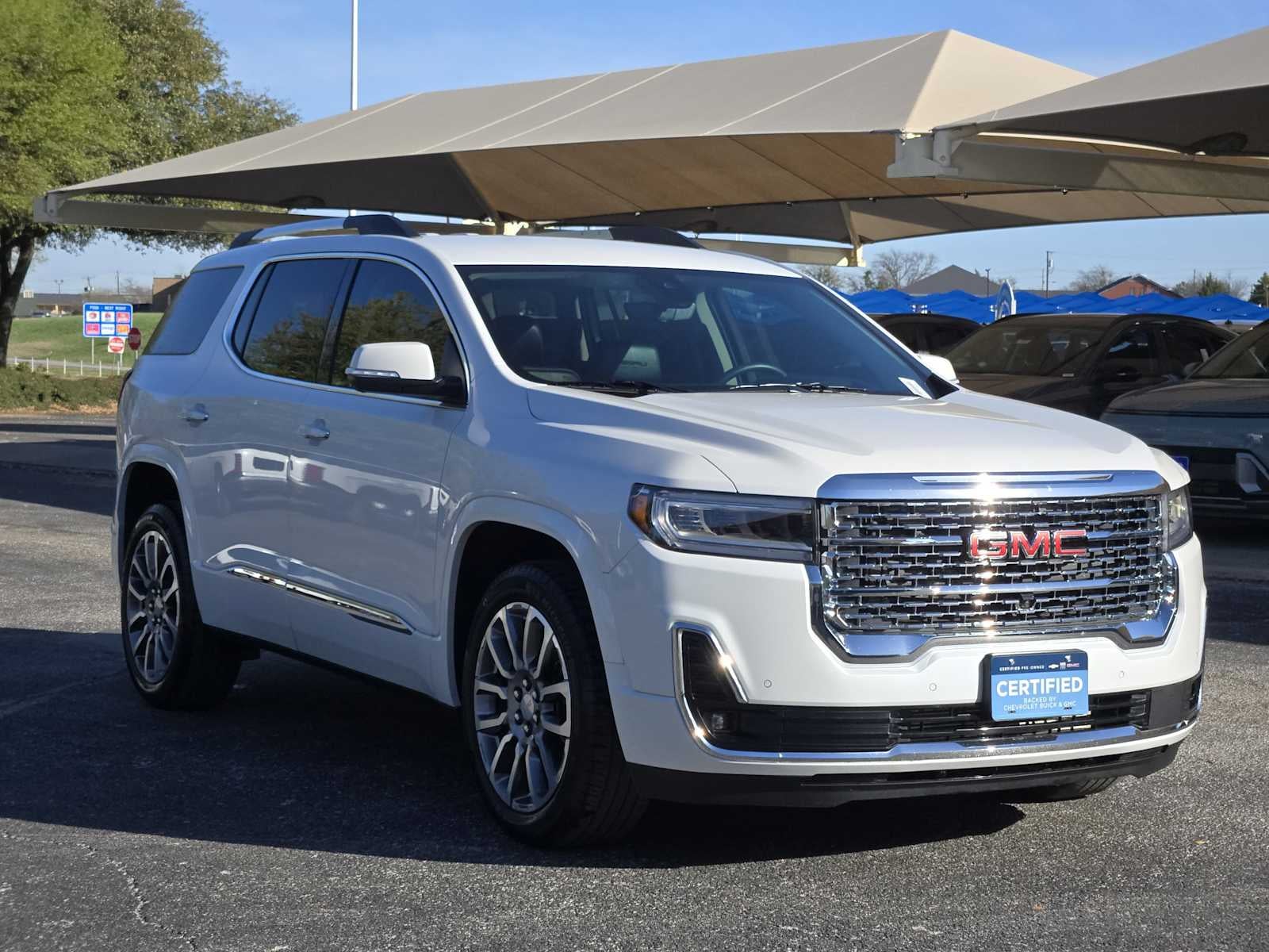 2023 GMC Acadia Denali