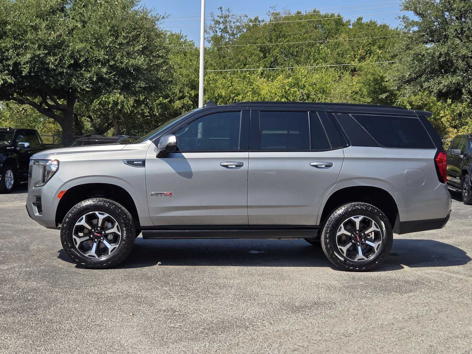 2023 GMC Yukon AT4
